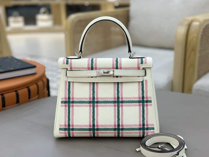 Picture of Hermes Handbags _SKUfw214208277fw